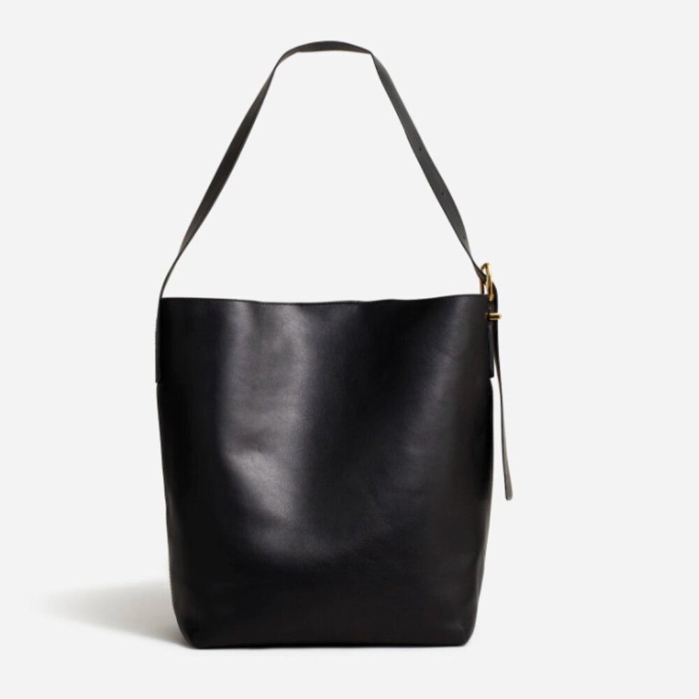 Madewell The Essential Bucket Tote in True Black Leather